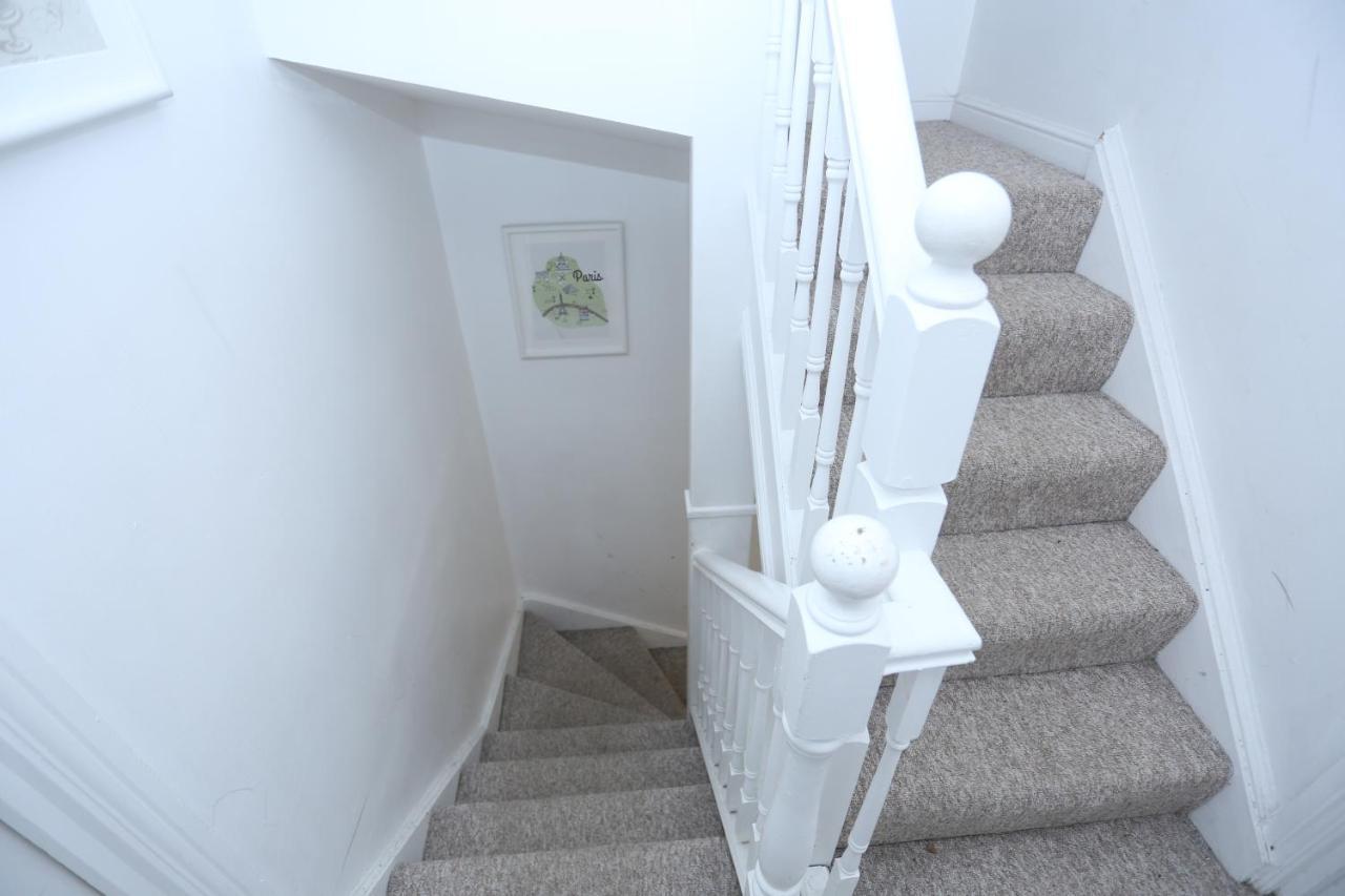 Fabulous Room With En-Suite Bathroom And Shared Kitchen Thamesmead  Exterior foto